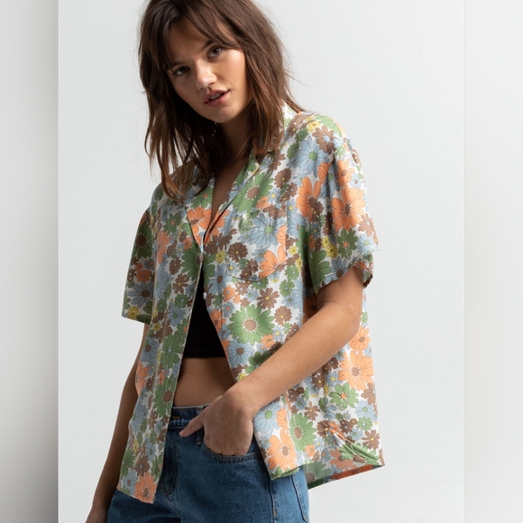 🌸 RSQ Floral Oversized Women's Camp Shirt - Size XXL 🌸 - Picture 5 of 13